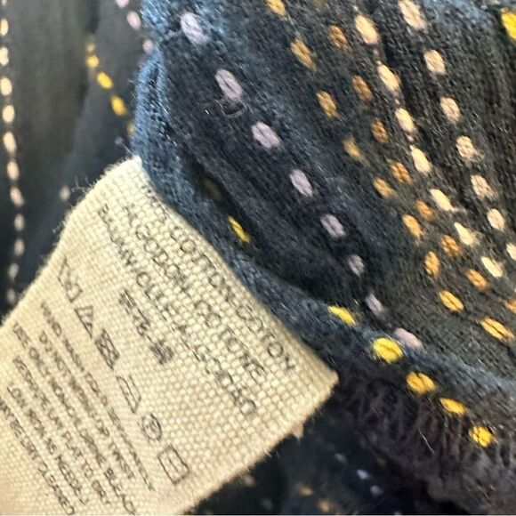 Free People Floating Memories Pullover dark blue Crotchet Lace Top small EUC - Picture 7 of 7